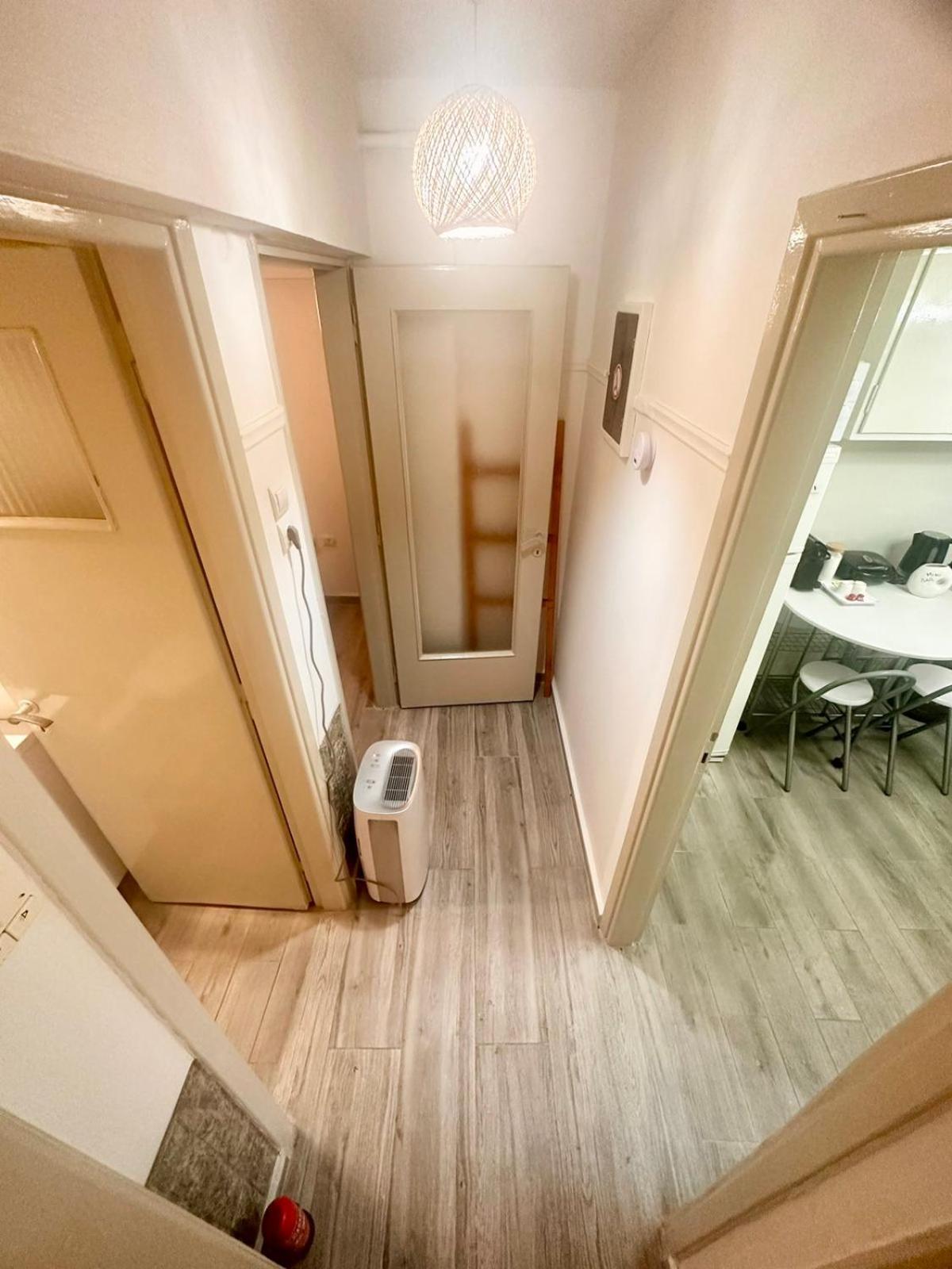 Vestige Basement Apartment アテネ エクステリア 写真